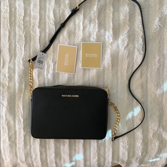 Michael Kors Handbags - Michael Kors jet set crossbody